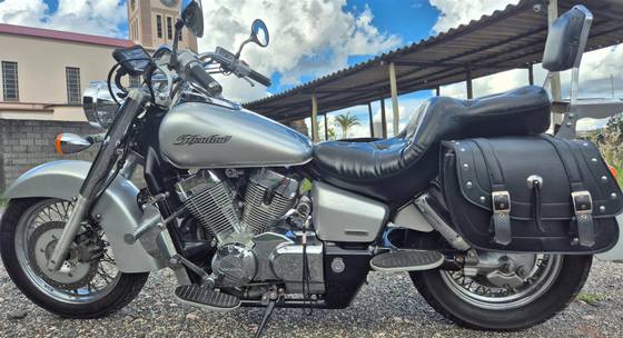 HONDA SHADOW 750 